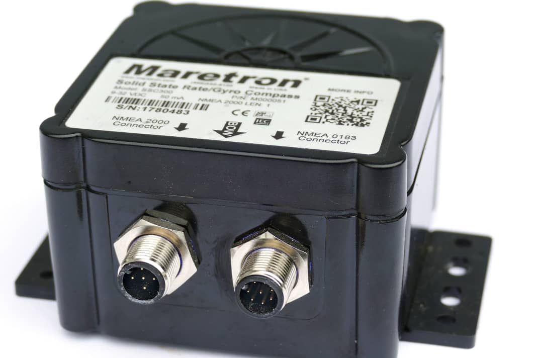 Maretron liefert als Einziger sowohl NMEA-2000- als auch NMEA-0183-Daten, daher zwei unterschiedliche Buchsen