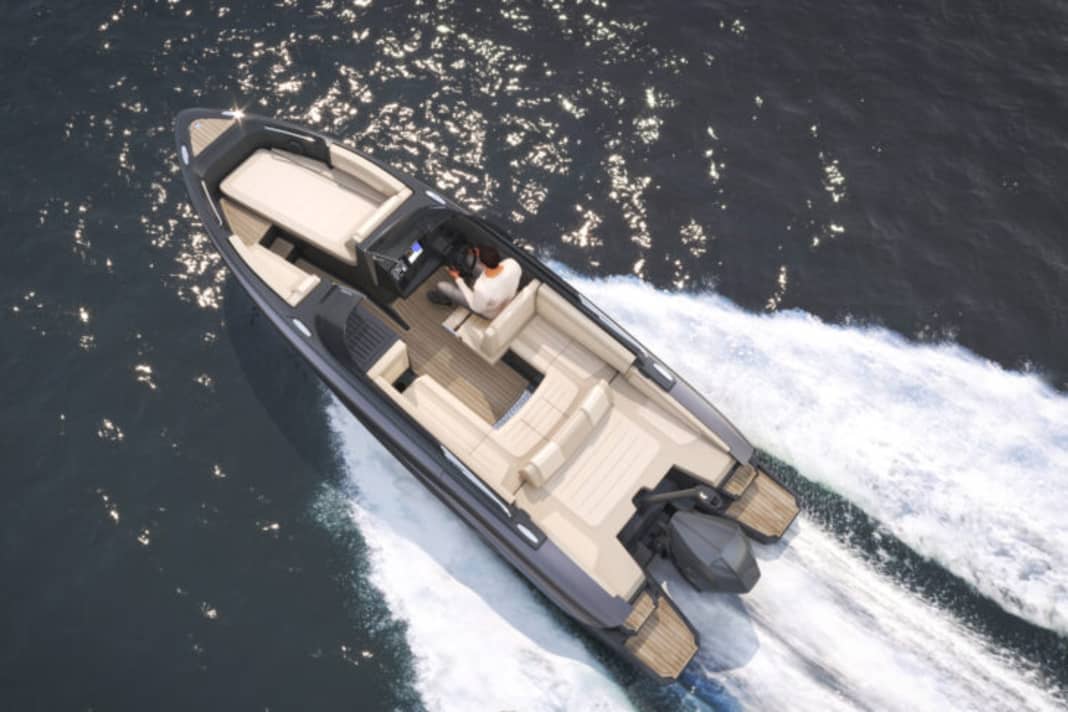 The Flynt 756 has an elegant appearance and plenty of reclining and seating space on board