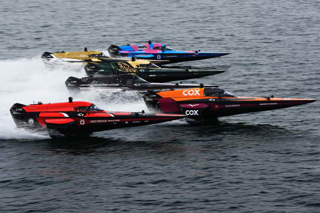 Startschuss zum entscheidenden Finale der E1-Series in Dschidda: Zu sehen ist das Feld beim Saisonauftakt 2026 auf dem Roten Meer.