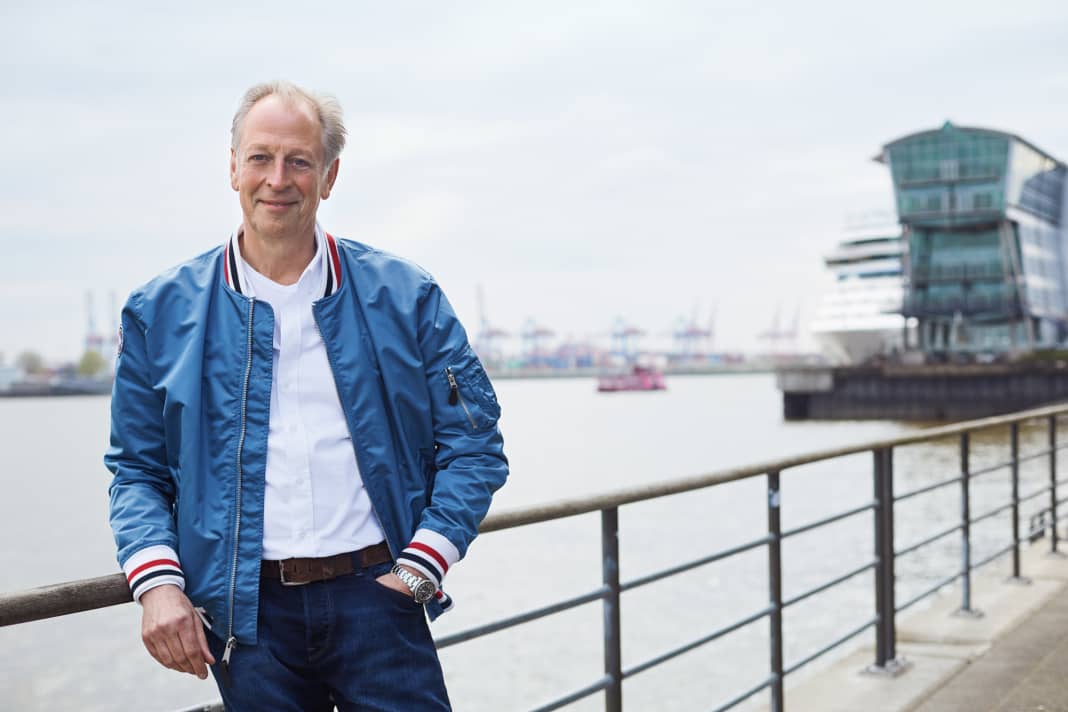 Arndt-Helge Grap (58) sorgt mit seinem Unternehmen Radiopark für Stimmung an Bord: Er liefert die Musik und maßgeschneiderte Film-Archive sowie Playlists. Die Orte: Auf Superyachten, Kreuzfahrtschiffen, in Hotels und Einkaufszentren