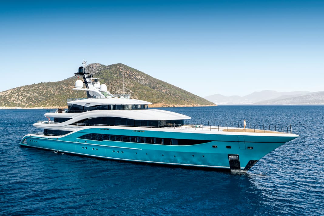 Geschwungene Linien: Designer Jonny Horsfield und sein Team von H2 Yacht Design entwarfen die 77 Meter lange „Go“ als Spec-Projekt für Turquoise Yachts