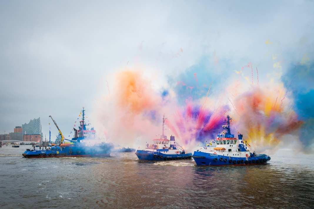 The tugboat ballet at the harbour birthday is unique in the world and delights hundreds of thousands of visitors to the jetties every year