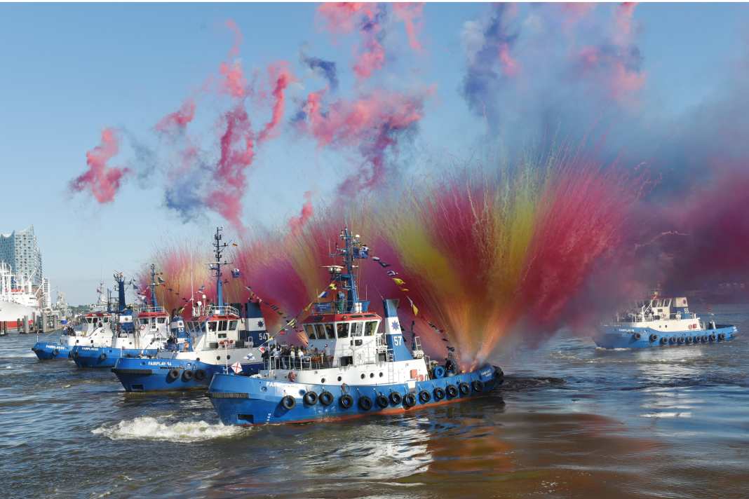 Balletto di rimorchiatori all'ultimo compleanno del porto.