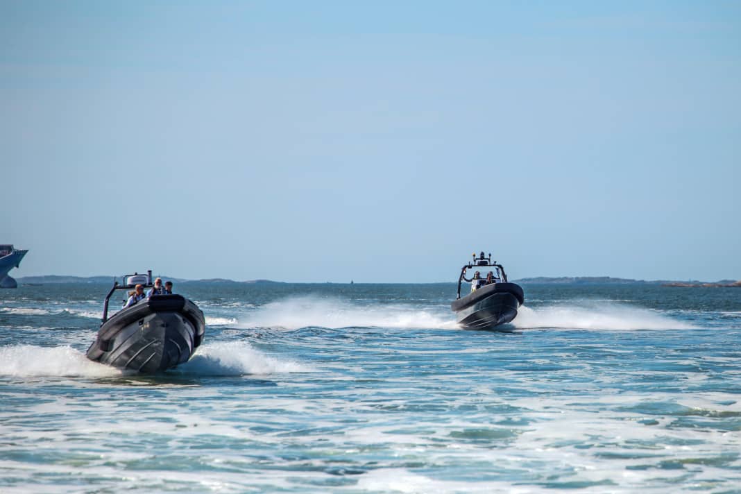 Speed in den Schären: Bei dem High Speed Boat Operations Forum 2023 geht es um den Erfahrungs- und Wissensaustausch. Ein Hauptteil besteht aus Testfahrten mit Hochgeschwindigkeitsbooten