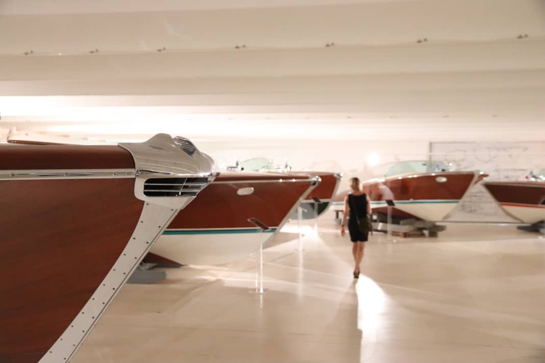 Die Bellini-Riva-Vintage-Ausstellung am Lago d‘ Iseo: Ein Hochgenuß für Riva-Fans.