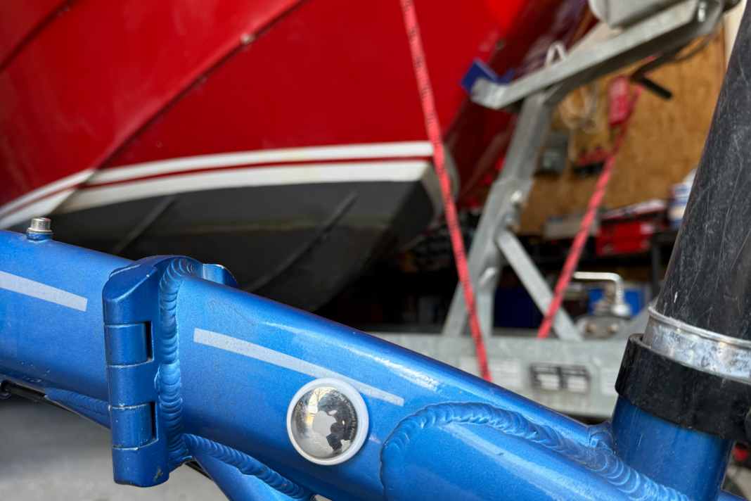 With mobile trackers, the crew can also keep an eye on the location of the on-board wheels.