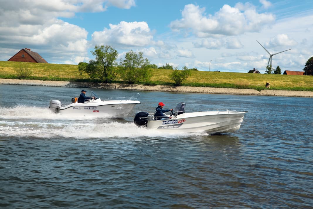 Rasente Fahrt: In Sachen Geschwindigkeit nehmen sich die Boote nicht viel, doch beim Fahrverhalten unterscheiden sie sich in sportlich und gutmütig