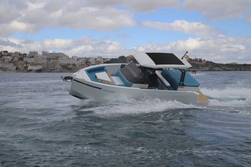 Die neue D29 in Kurvenfahrt.