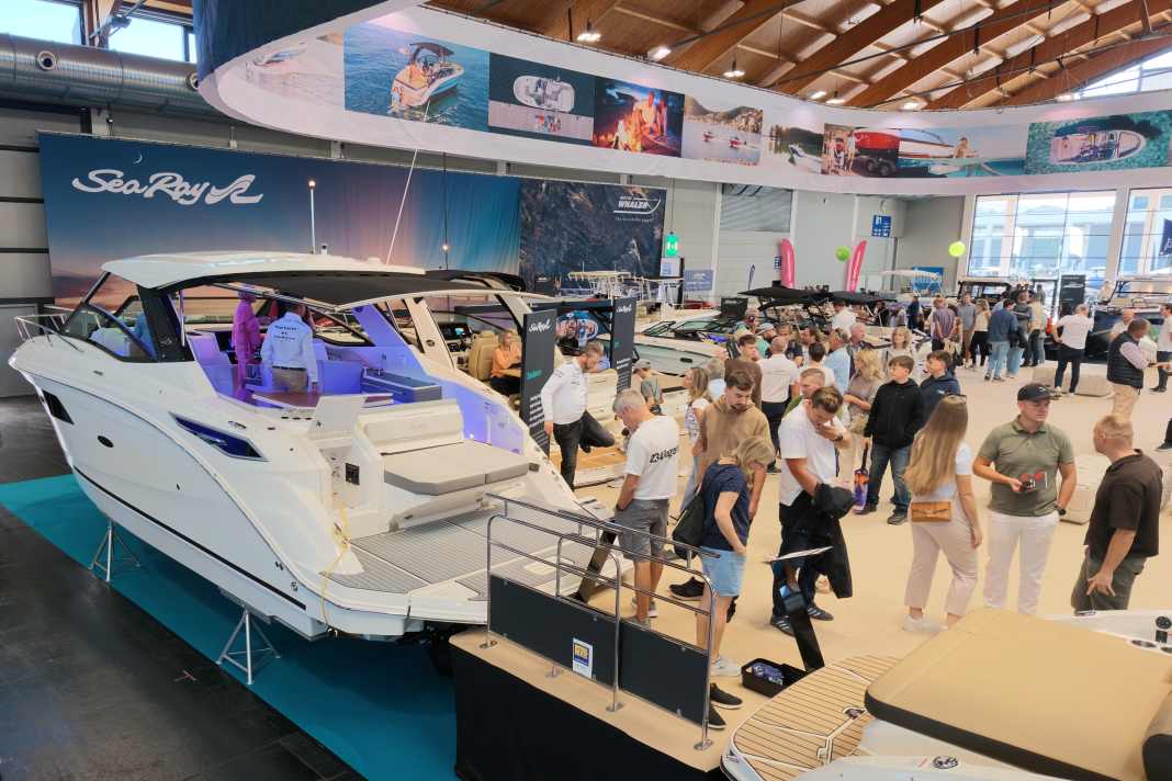 Stand von Sea Ray.