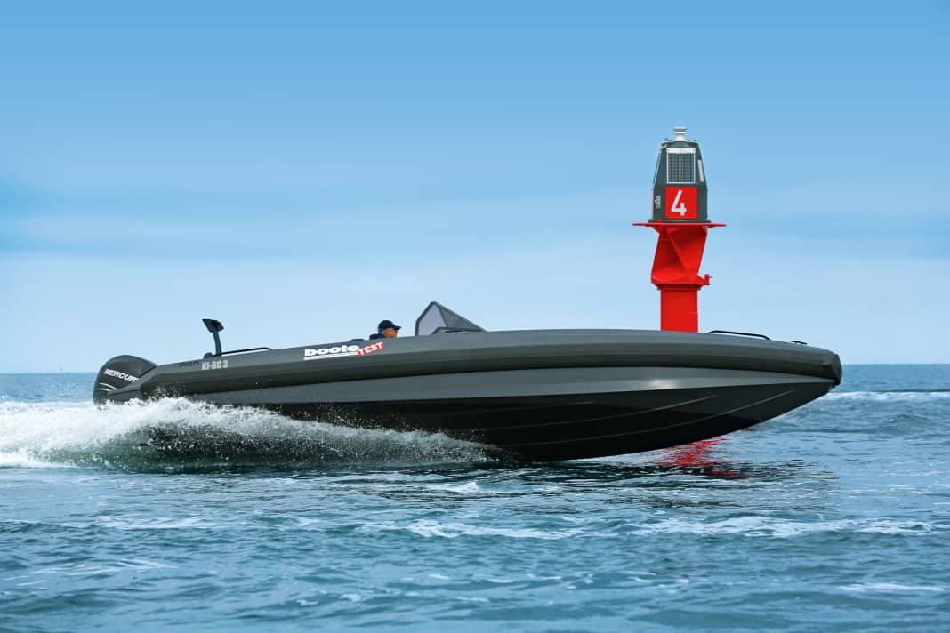The hull designed by Mannerfelt Design not only runs fast, but also safely through the water