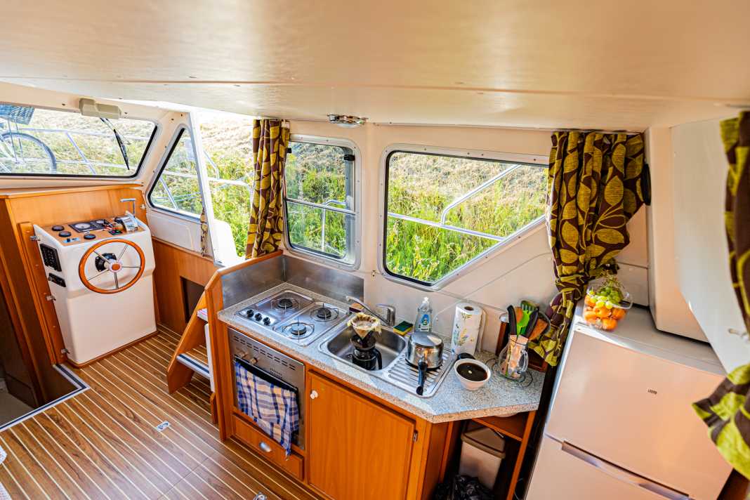 Keine Unordnung mehr: Wir zeigen, welche Helfer es zum Verstauen und Aufbewahren in der Pantry gibt.