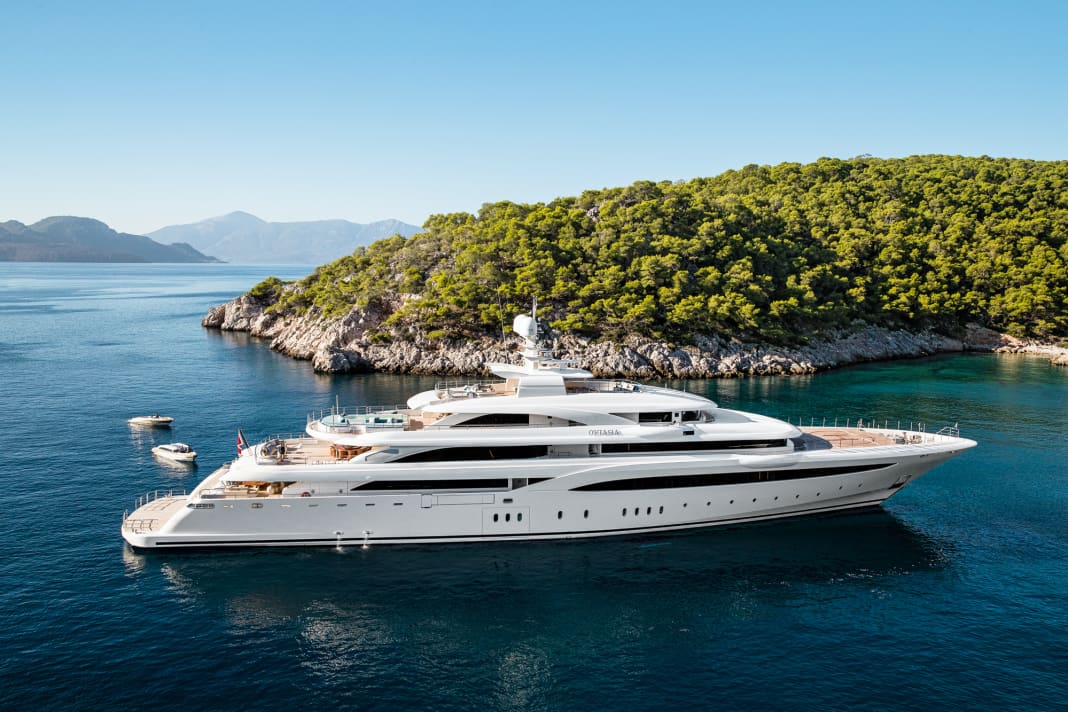 Komfort in der Ruhe: Im Hotelbetrieb operiert „O’Ptasia“ flüsterleise. Während des Baus zog Golden Yachts einen Akustik-Ingenieur hinzu und dämmte in vier Schichten
