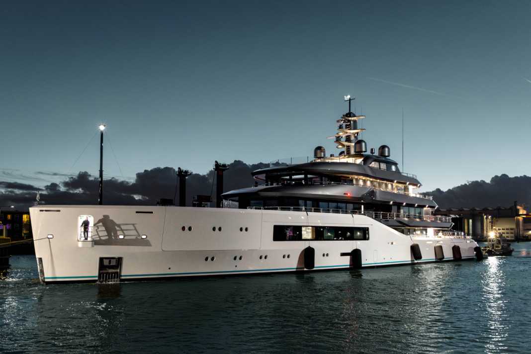 The first Amels 80, its efficient hull shape and modern drive technology enable quiet operation even on longer journeys.