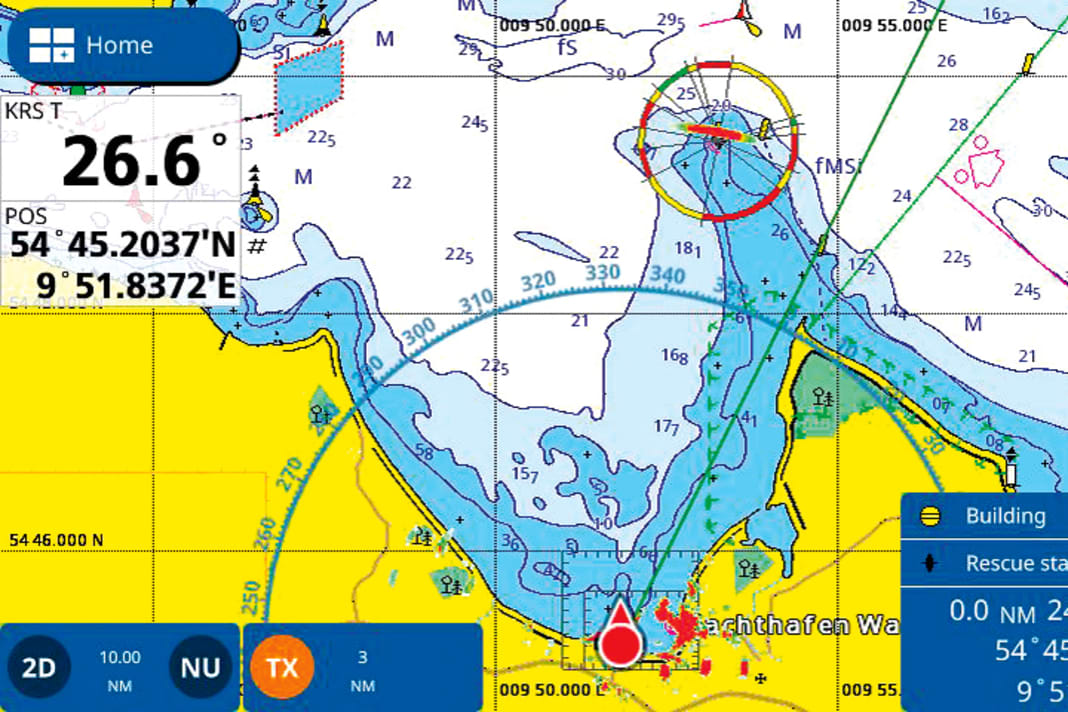 Furuno: Das entfernteste deutliche Echo ist der Leuchtturm Kalkgrund in 4,4 Meilen. Die Reichweite ist eigentlich viel größer, aber die automatische Verstärkungs­regelung dreht hier wegen der vielen Echos des nahen Hafens die Sicht weg