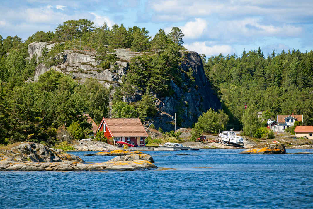 Holiday home in the archipelago and a private jetty right outside the door