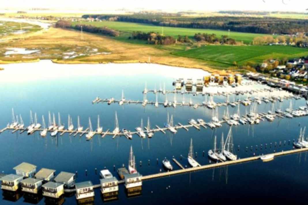 Die Marina Kröslin am nördlichen Ende des Peenestroms.