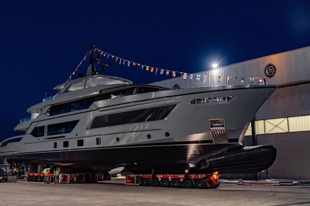 At 47 metres, the RJ155 is the largest yacht ever built by CdM.