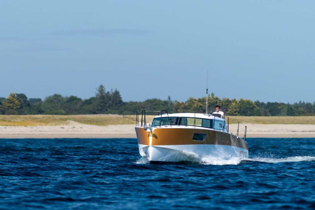 The hull shape was specially designed for low fuel consumption