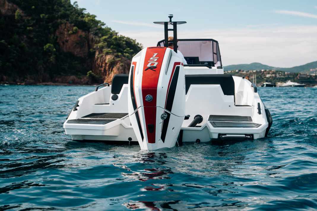 The new outboard on an Iron 647