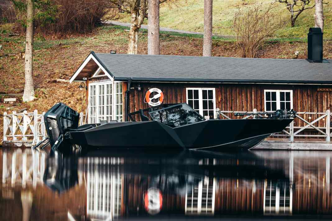 Visually, the 425 looks the same as the 400 models