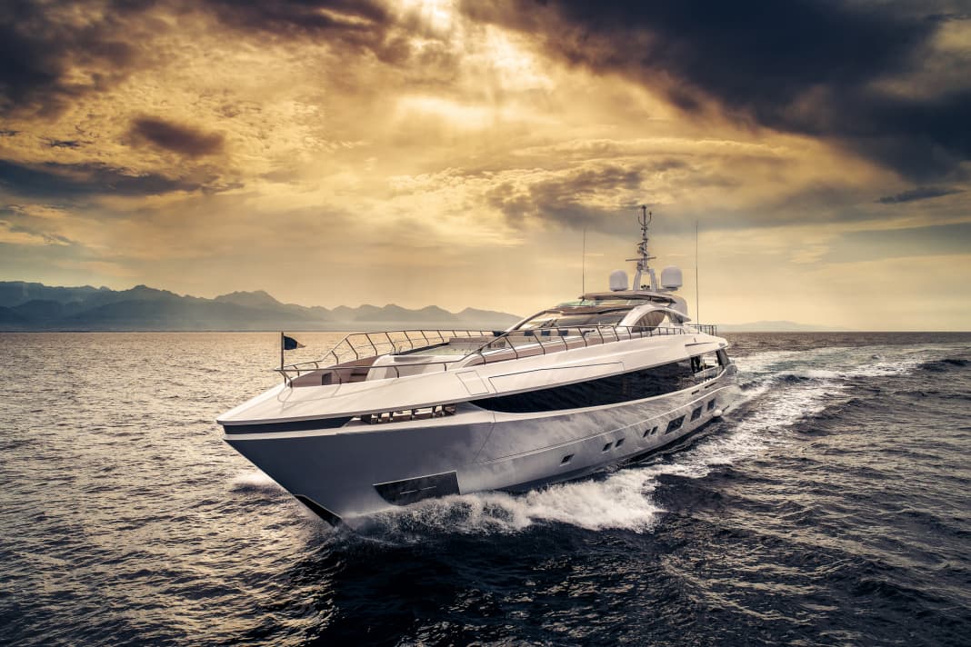 Strong performance: "El Leon" has unmistakable Mangusta genes. Her top speed of 30 knots also matches the brand image