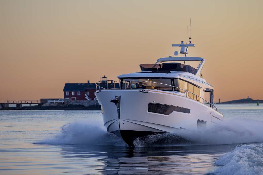 Die 495 Flybridge ist die erste ­Nimbus mit IPS-Antrieb