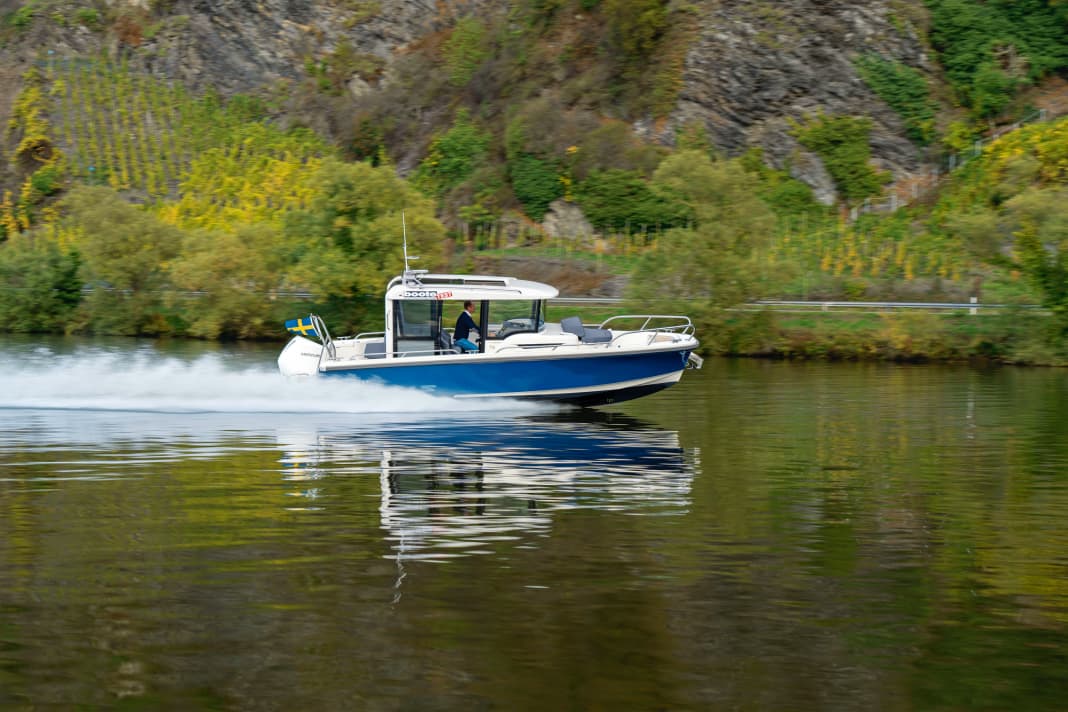 The Nimbus C8 on the Moselle off Traben-Trarbach. Top speed: 43.4 knots