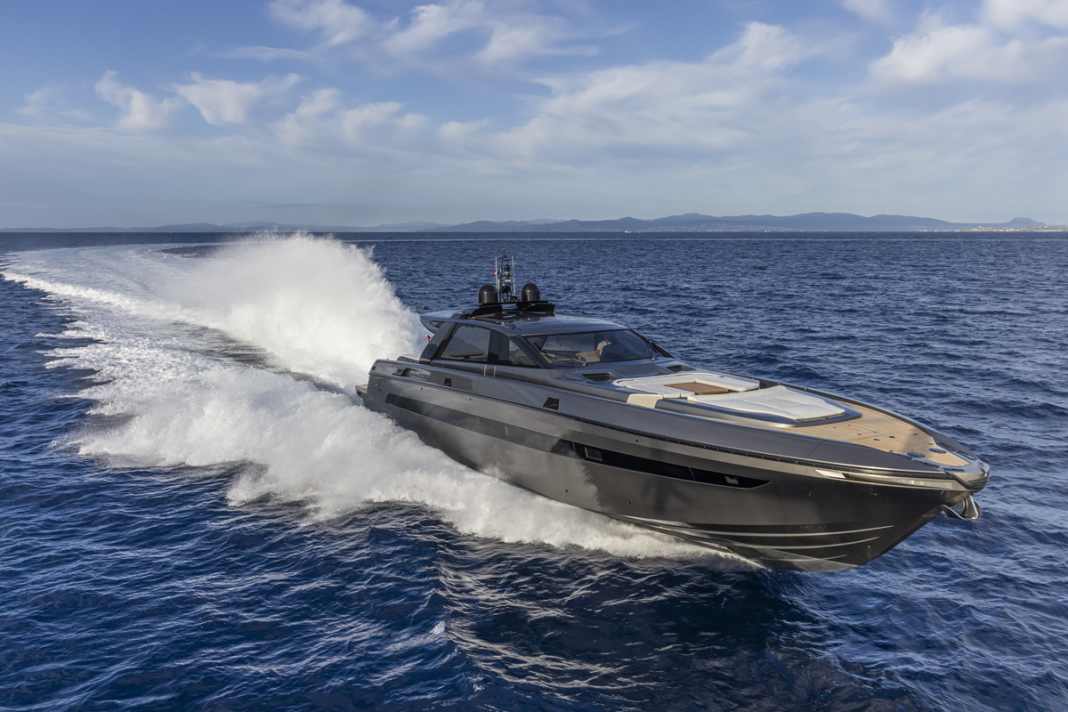 Geplant waren 42 Knoten Top-Speed, beim ersten Seatrial schaffte "Sexy Me" schon mehr als 45 Knoten.