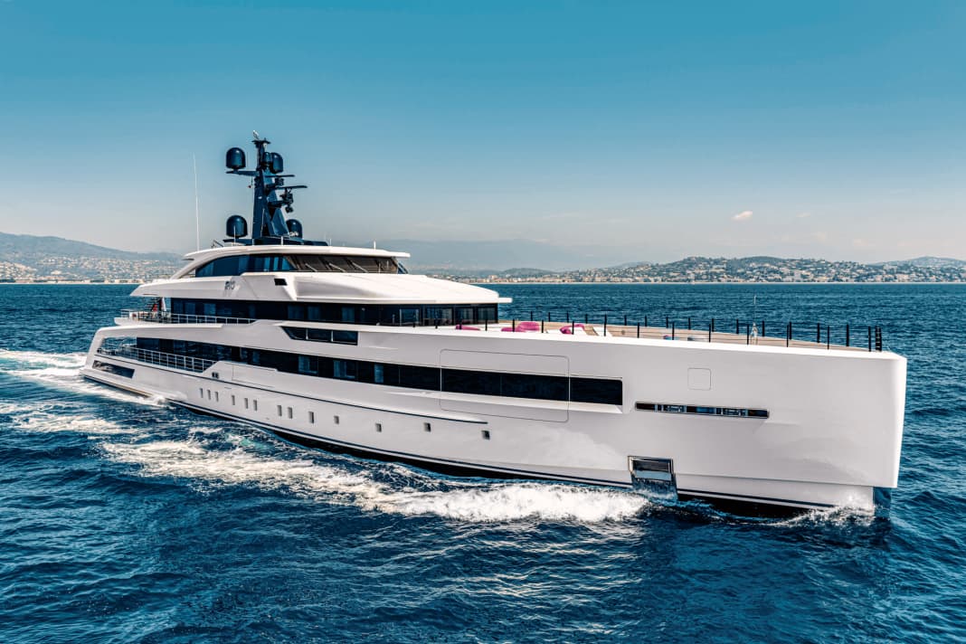 Good sailing: "Rio" is travelling at an economical twelve knots. The two Caterpillar engines push the 1053-tonner to a top speed of 15 knots