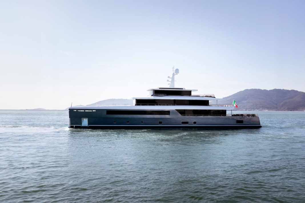 The exterior of the 58 metre long "Amante" was designed by Perini Navi's own creative team. Shortly before this, the ship was also ...