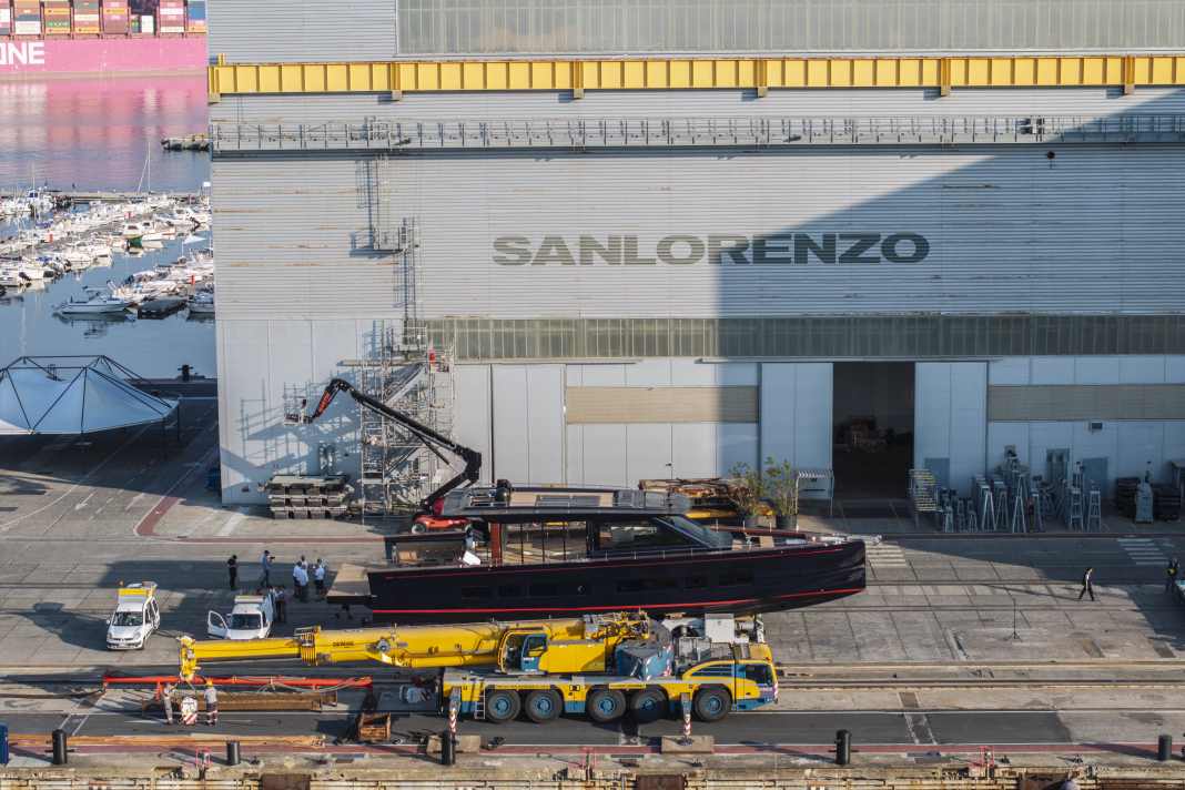 Die erste Swan Arrow kam bei Sanlorenzo in La Spezia ins Nass. Die finnische Werft und die Italiener machen demnächst gemeinsame Sache
