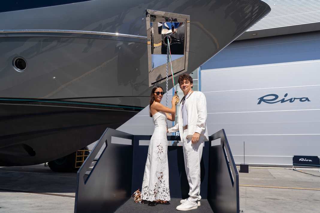 Prominenter Auftritt: Charles Leclerc übernimmt seine zweite Riva.