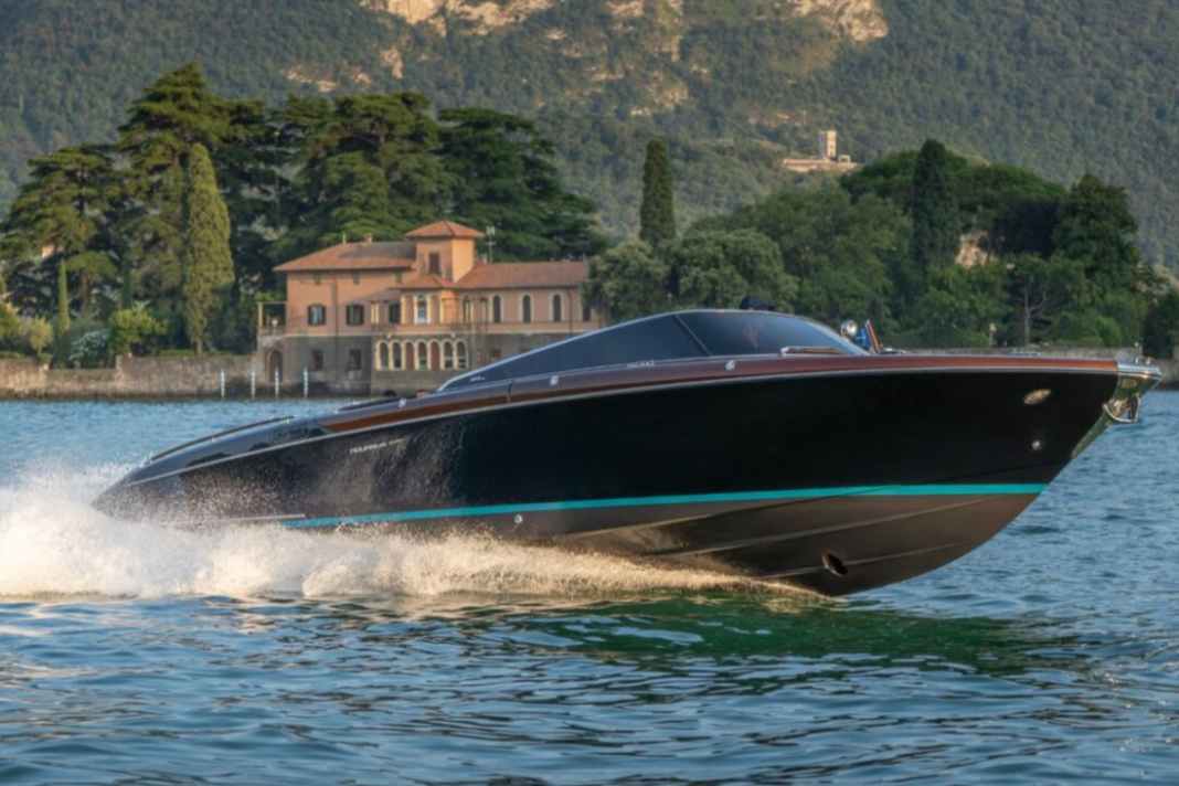 Starke Motoren machen die Riva 40 kn schnell