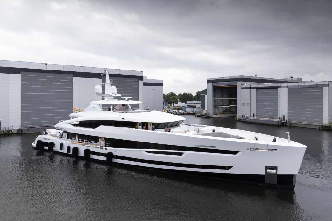 Heesen schweißte Rumpf und Aufbauten aus Aluminium im niederländischen Oss