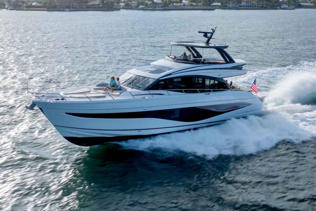 The S74 is based on the successful S72 and has been given a fresher profile with a continuous window strip.