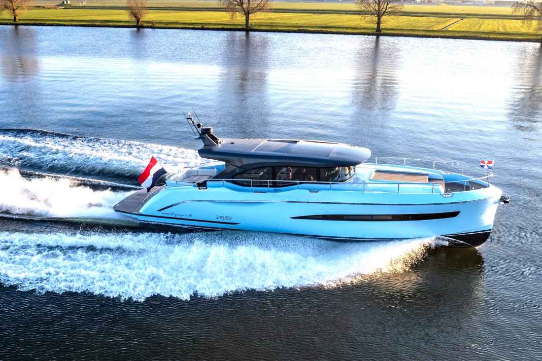 The Voyager 50 has a top speed of around 22 knots.