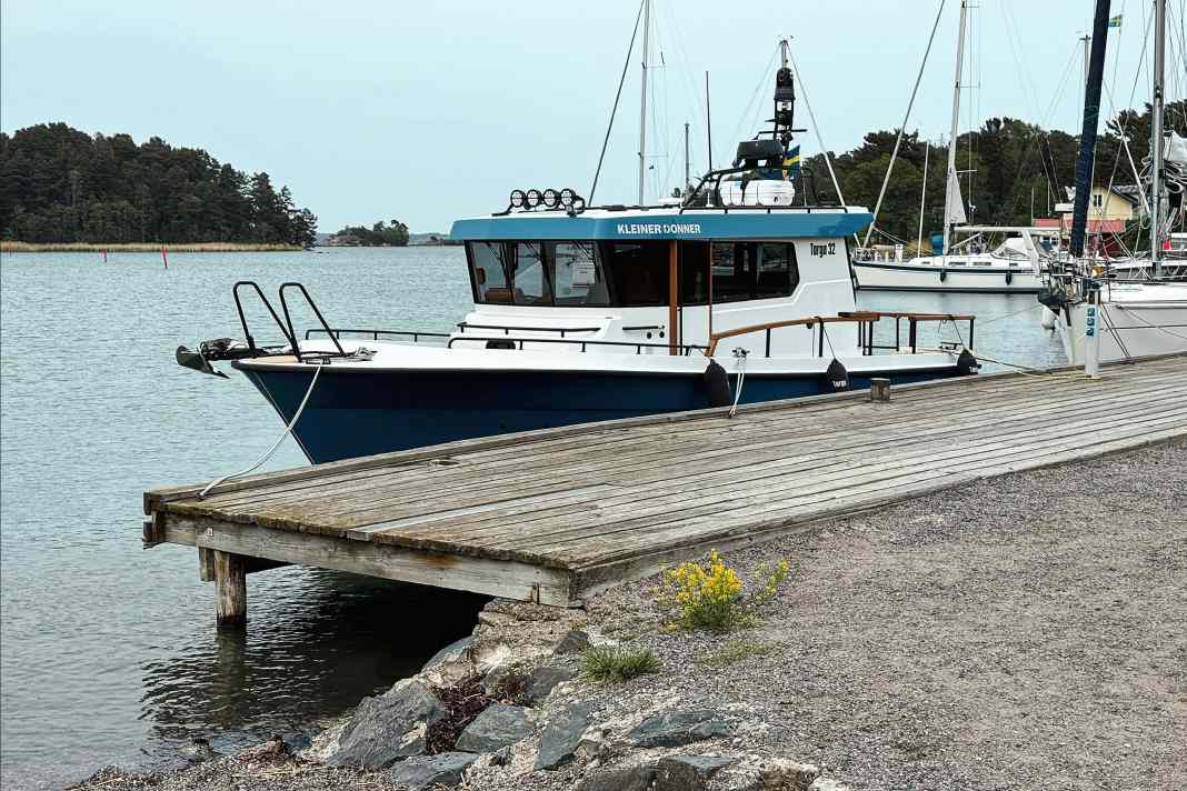 Die Targa 32 mit den Anbauteilen.