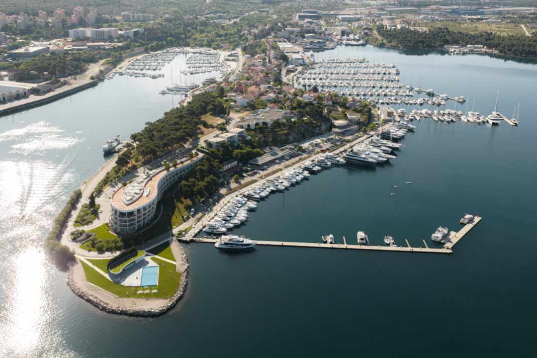 Marina Mandalina: Splendid Yachting mit Sitz in Zürich betreibt eine Verkaufs- und Servicebasis im kroatischen Sibenik.