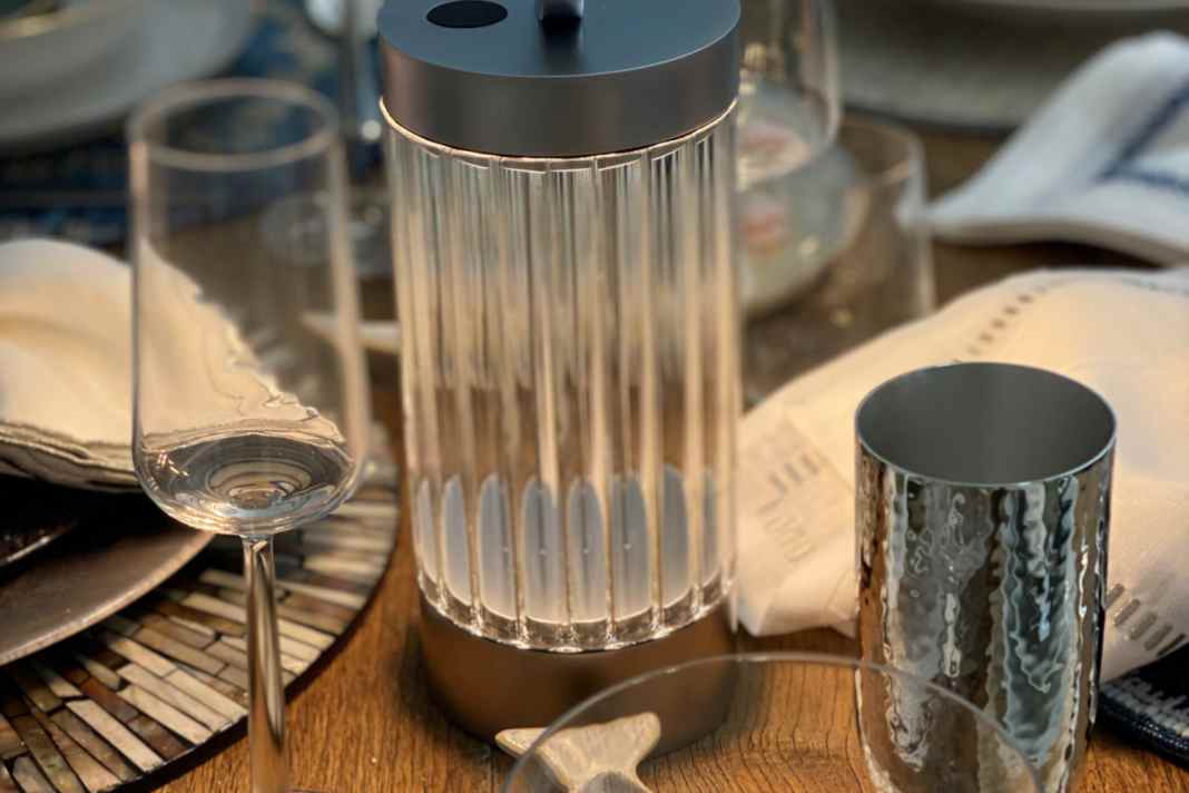 L'esclusiva luce LED THOA fa bella mostra di sé in qualsiasi pozzetto.