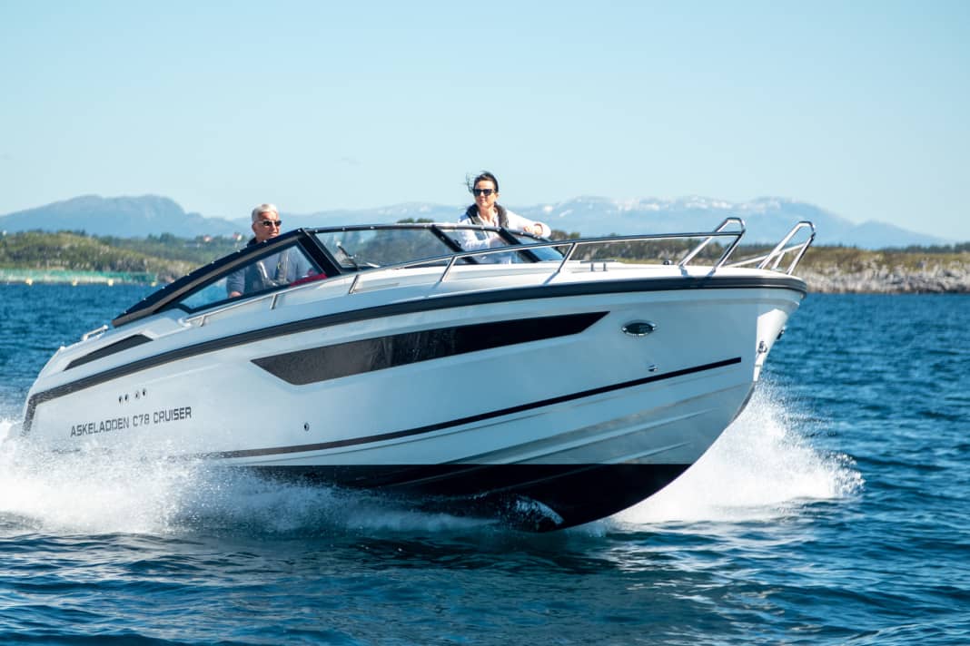 Askeladden C 78 Cruiser (length: 7.80 m, width: 2.55 m, weight (without engine): 1,900 kg, engine: 250-350 hp, CE category: C)
