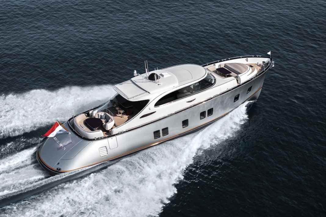 Flottes Flaggschiff: Den Topspeed von 40 Knoten ermöglichen vier IPS-Einheiten, die vier D13-Aggregate von Volvo Penta mit insgesamt 4000 PS versorgen