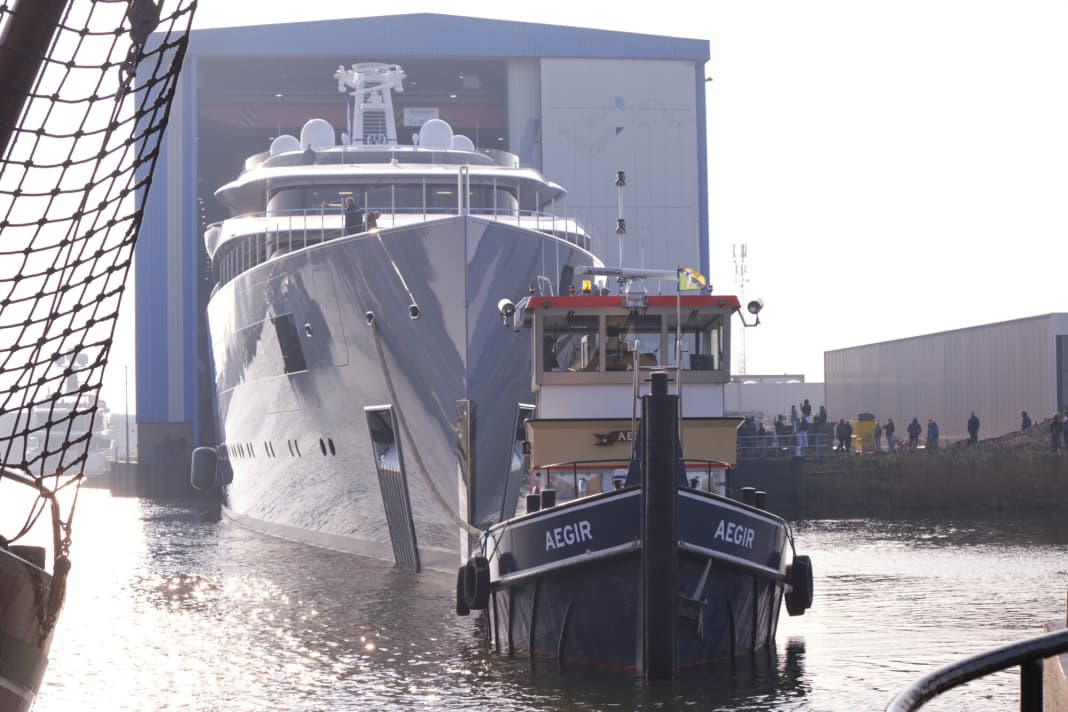 Ausdocken von „Moonrise“ in Makkum.
