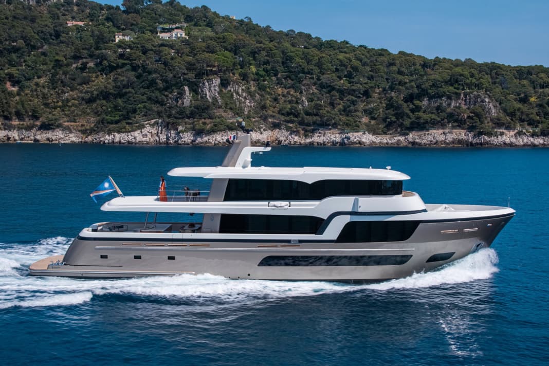 "Lady Lene": The 34-metre-long aluminium displacer in the soft Explorer look by Guido de Groot comes from the halls of Van der Valk.