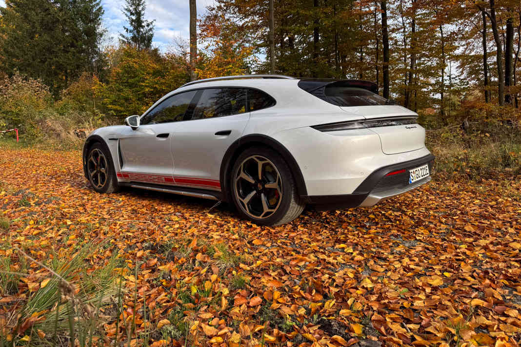 Porsche Taycan 4S Cross Turismo