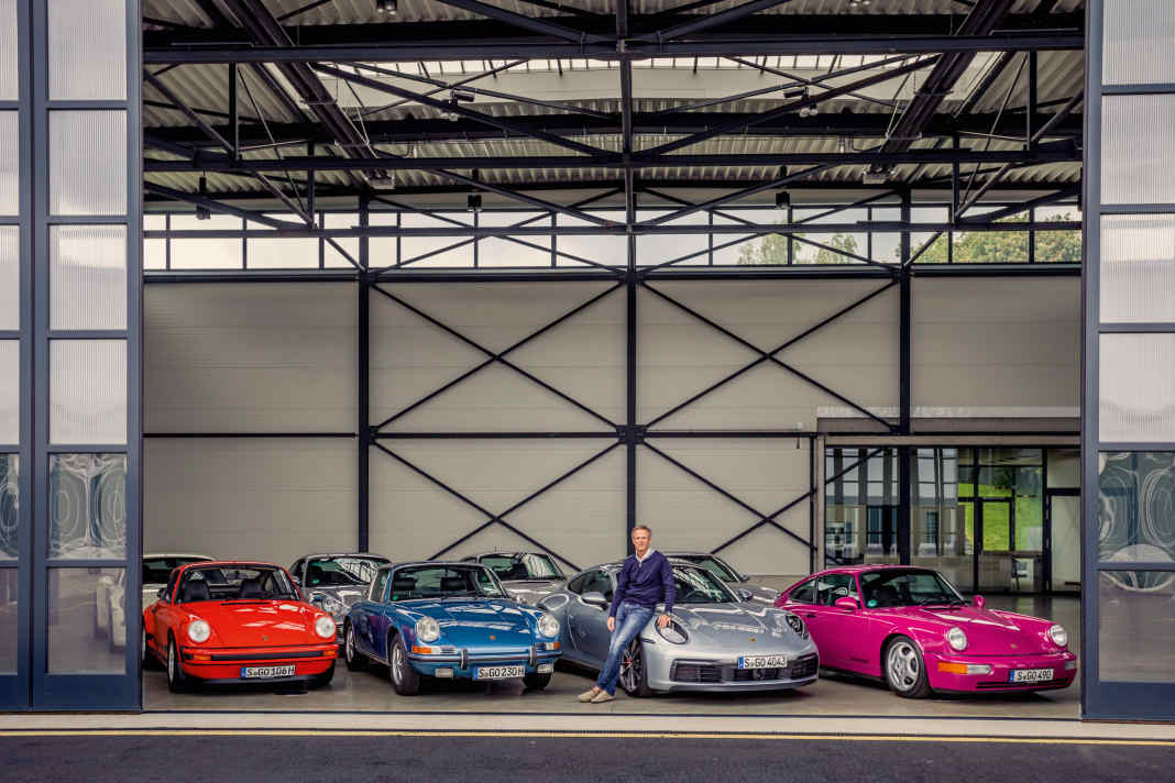 Chefdesigner von Porsche und des Volkswagen-Konzerns: Michael Mauer – hier am neuen 992 –gehört zu den einflussreichsten Stilisten der Welt.