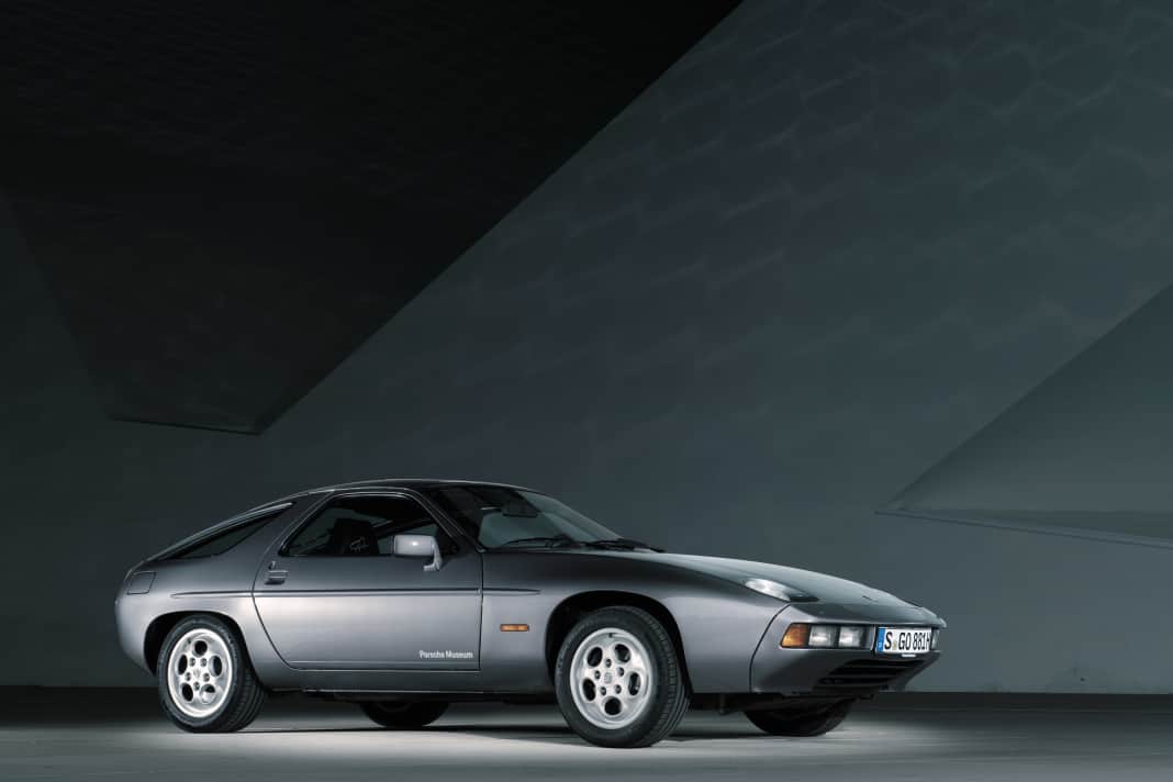 Historisch Der 928 war eine Revolution auf vielen Ebenen. Hier in seiner vielleicht schönsten Form: das Sondermodell »50 Jahre Porsche« von 1981.