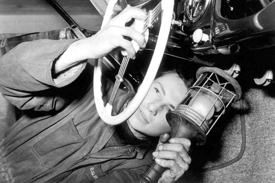 Handarbeit: Das „Banjo“-Lenkrad gehört zu den Besonderheiten der frühen 356