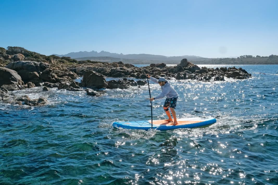 Küstentour vor Sardinien. Hier haben unsere Tester bereits im Februar die ersten Testfahrten gemacht.