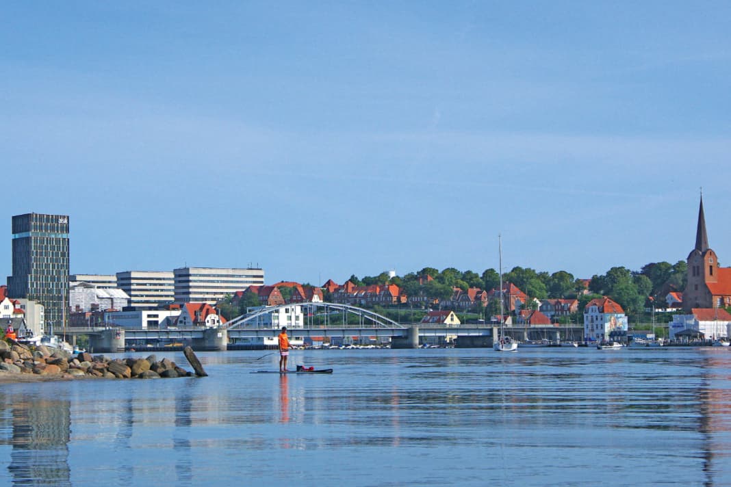 The special harbour cruise in Sønderborg - sometimes there is only standing room left.