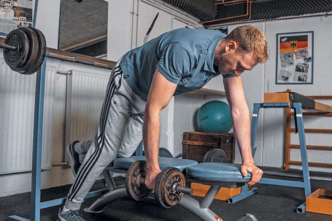 Dumbbell pull Dumbbell pull 1